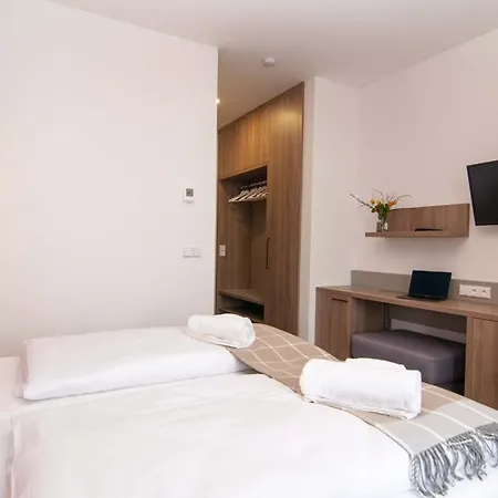 Koeniguv Mlyn Πανσιόν 3*